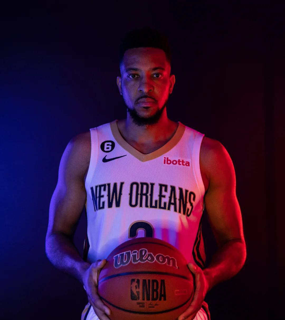 鹈鹕复出首战，冲击季后赛状态火爆，险胜成为焦点！