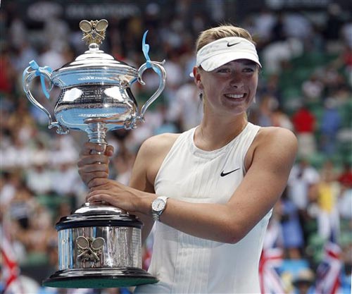 莎拉波娃重返赛场，夺冠首场状态出色，中国队观众沸腾！