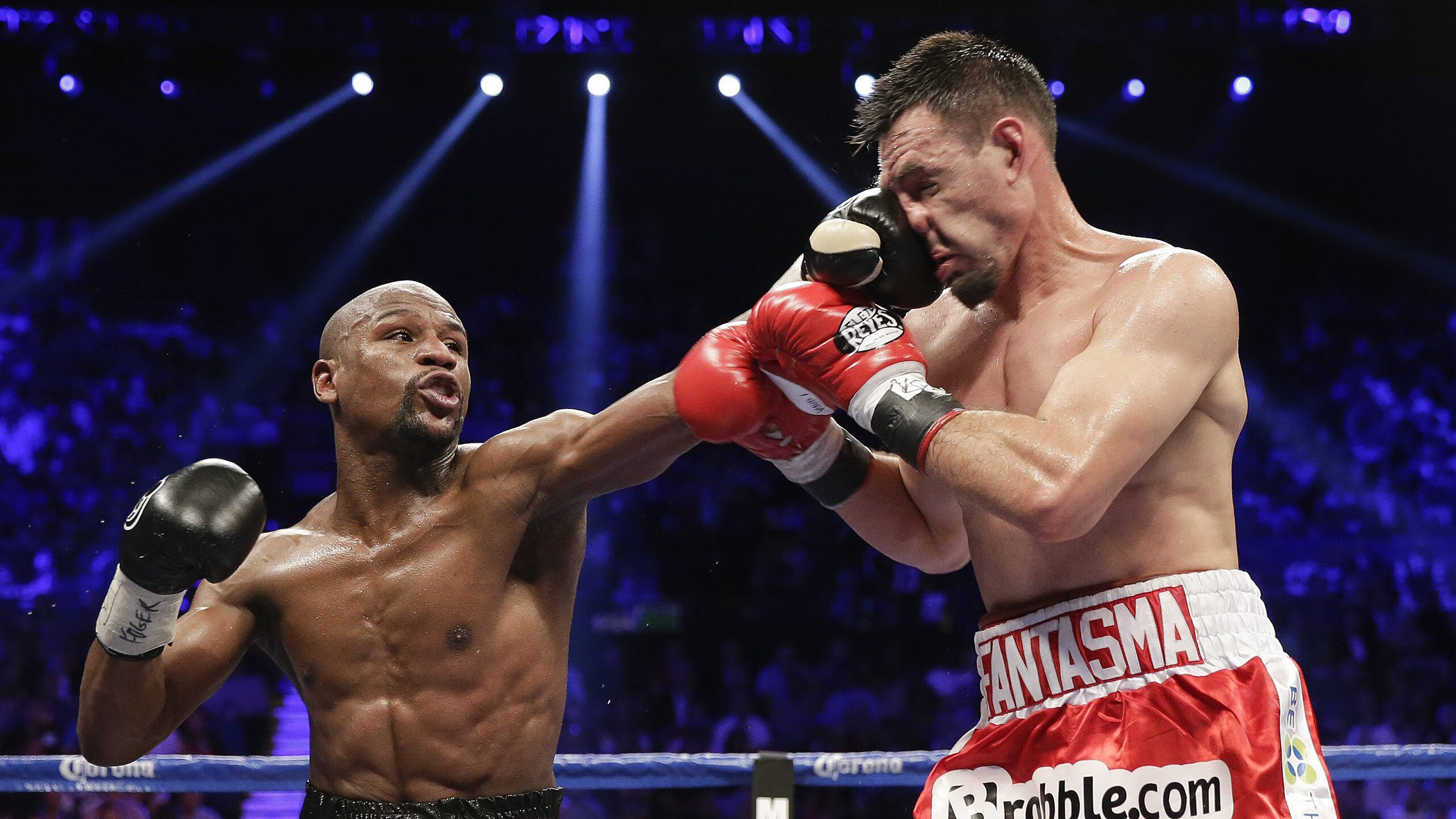 重要助攻引爆全场！，浓眉哥意外战胜巴黎圣日耳曼赛场气氛高涨